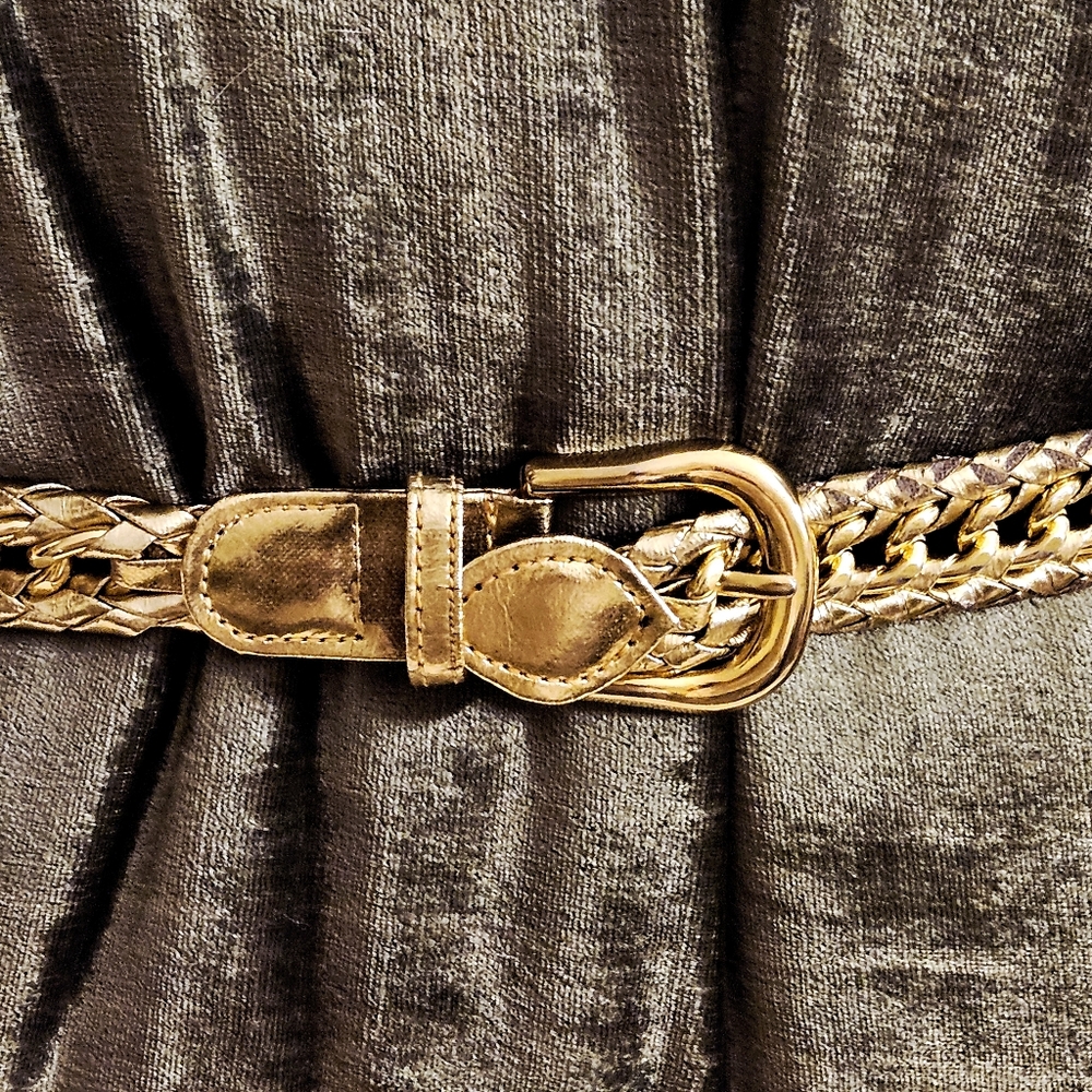 VTG-inspired  Gold Tone Braid & Chain Weave Belt 32"L x 1"W S/M